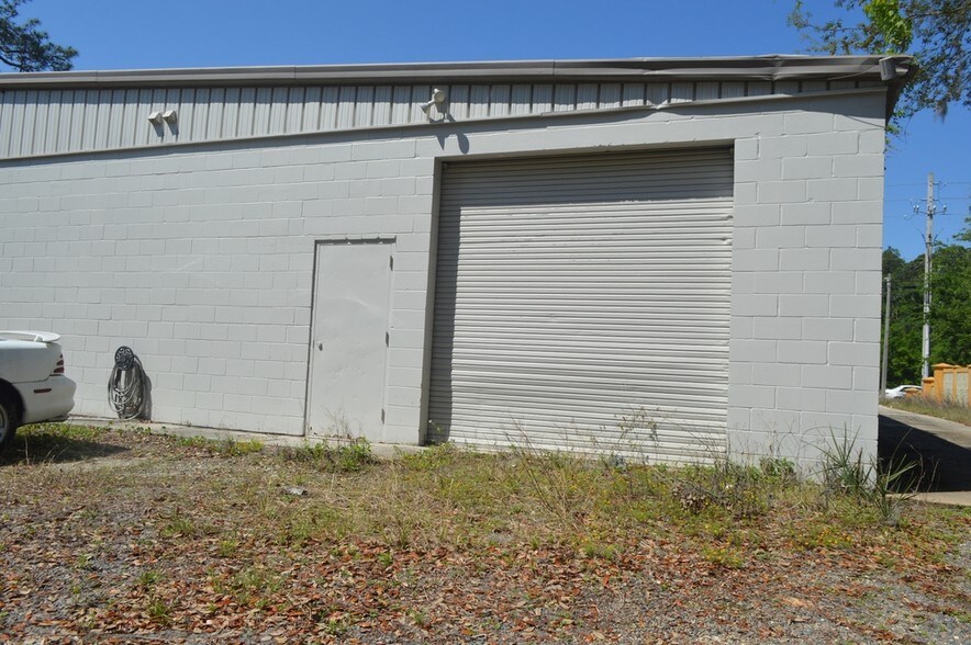 More Photos Of 5953 Roosevelt Blvd, Jacksonville Storefront Retail Office For Lease