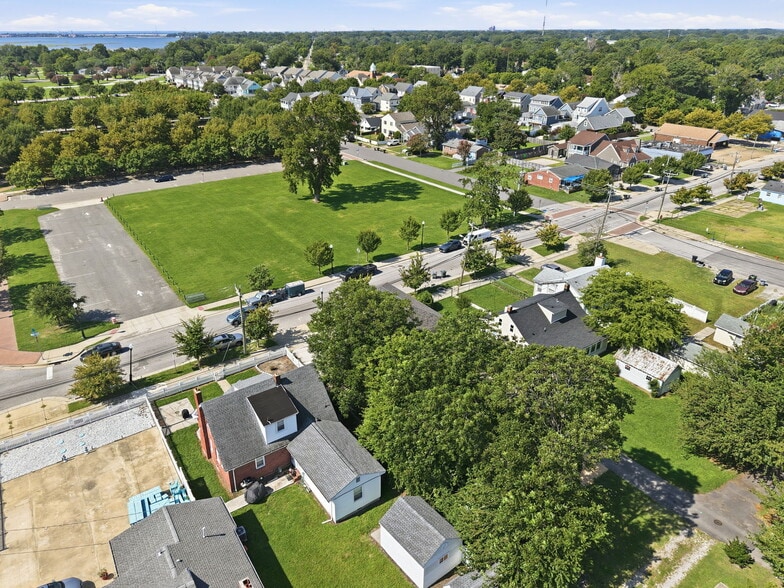 More Photos Of 112 Buckroe Ave, Hampton Storefront Retail Residential For Sale