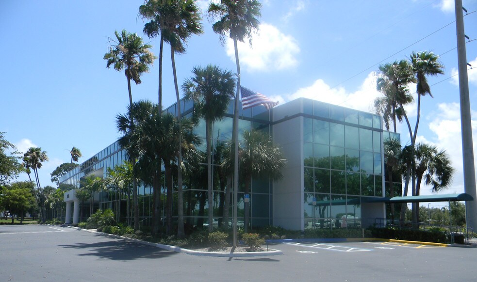 More Photos Of 1501 Corporate Dr, Boynton Beach Office For Lease