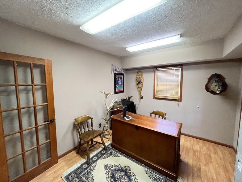 More Photos Of 703 S Glenstone Ave, Springfield Auto Dealership For Sale