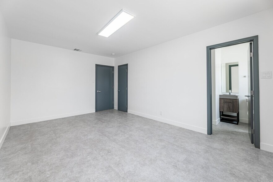 More Photos Of 207 N Victory Blvd, Burbank Office For Lease