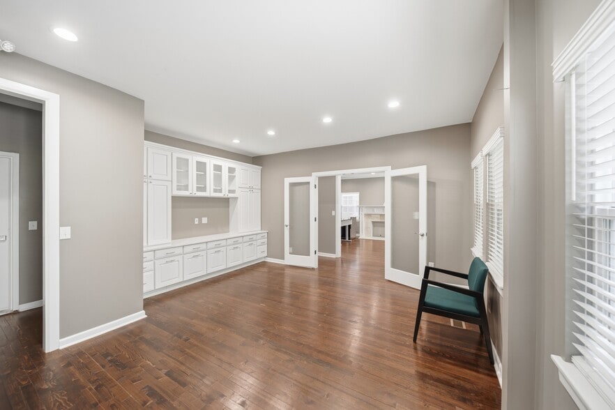 More Photos Of 1628 S Cincinnati Ave, Tulsa Office For Sale