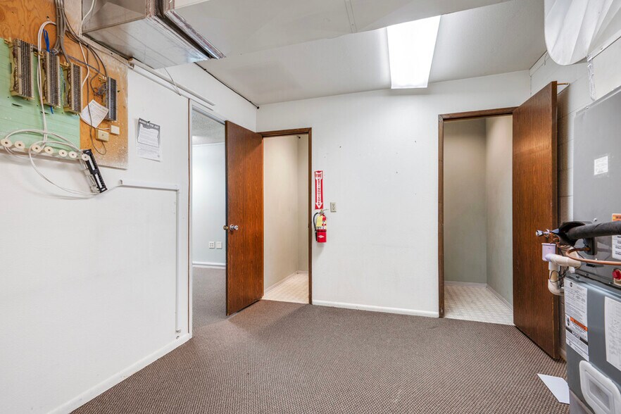 More Photos Of 1149-1159 SW 4th Ave, Ontario Office For Sale