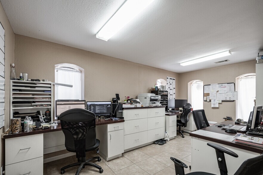 More Photos Of 12586 US-59, Splendora Warehouse For Sale