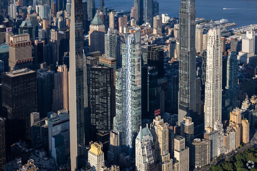 More Photos Of 157 W 57th St, New York Hotel For Lease