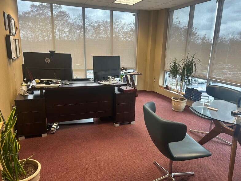 More Photos Of 935 Jefferson Blvd, Warwick Office For Lease