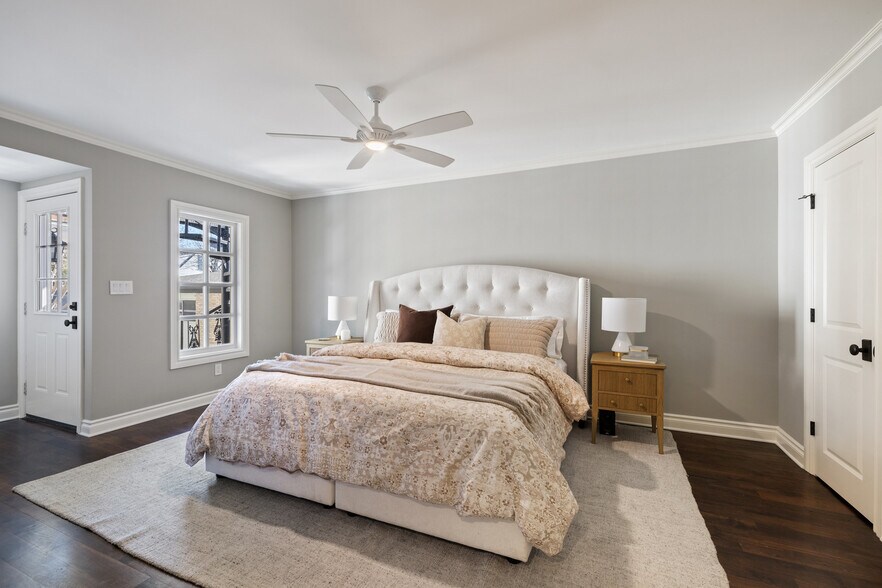 More Photos Of 1810 W 35th St, Austin Specialty For Sale