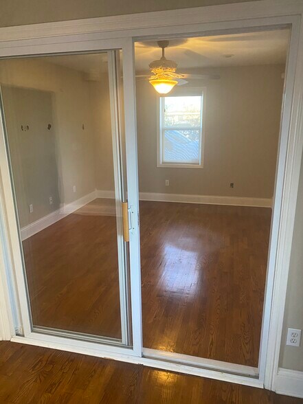 More Photos Of 1101 W Us-40 Hwy, Blue Springs Office For Lease
