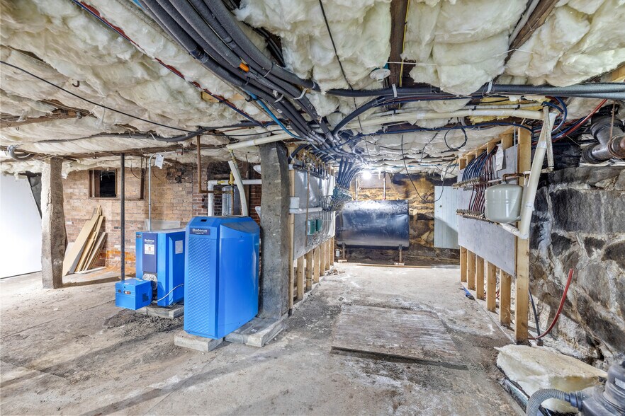 More Photos Of 536 Main St, Farmington Apartments For Sale