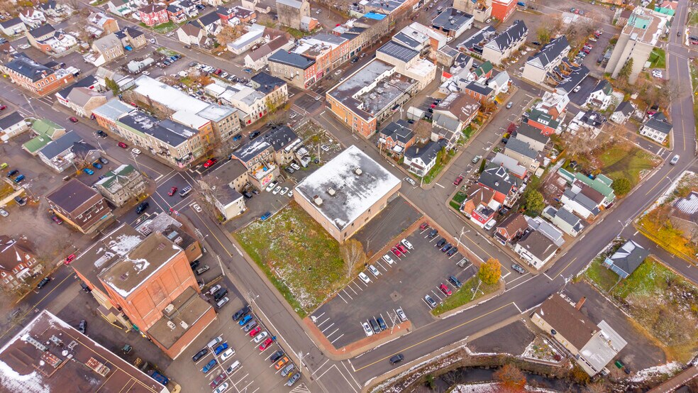 More Photos Of 10 John St, Brockville General Retail For Sale