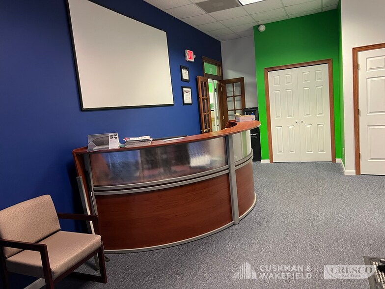 More Photos Of 33370-33388 Liberty Pky, North Ridgeville Light Distribution For Sale