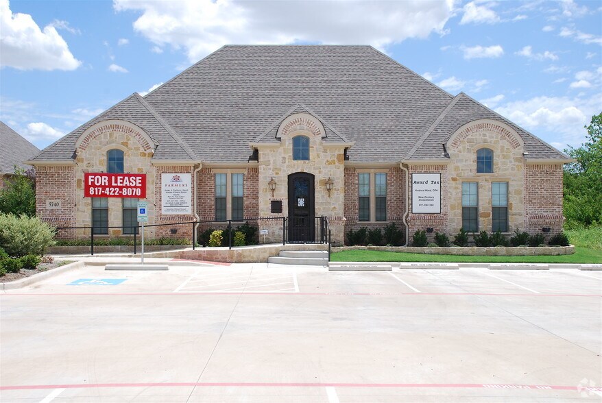 More Photos Of 5748 Boat Club Rd, Fort Worth Office For Sale