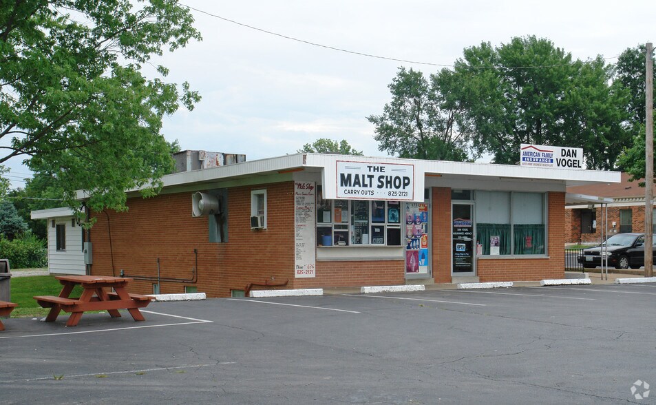 More Photos Of 1751-1757 Smizer Station Rd, Fenton Office Residential For Lease