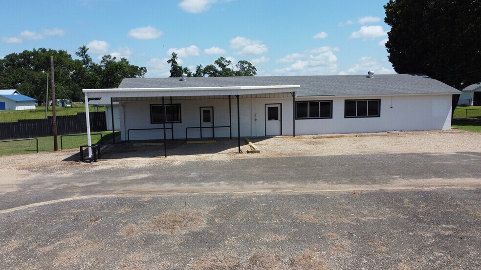 More Photos Of 4846 US Highway 67 W, Simms Daycare Center For Sale