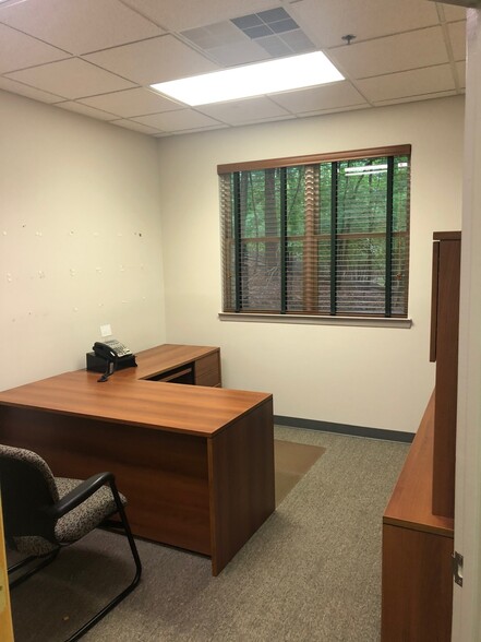 More Photos Of 504 Hamburg Tpke, Wayne Medical For Sale