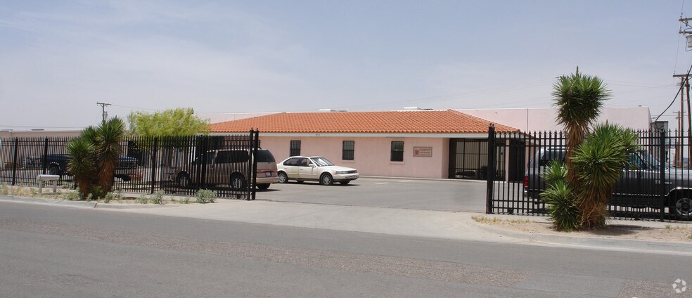 More Photos Of 8555 Yermoland Dr, El Paso Manufacturing For Sale