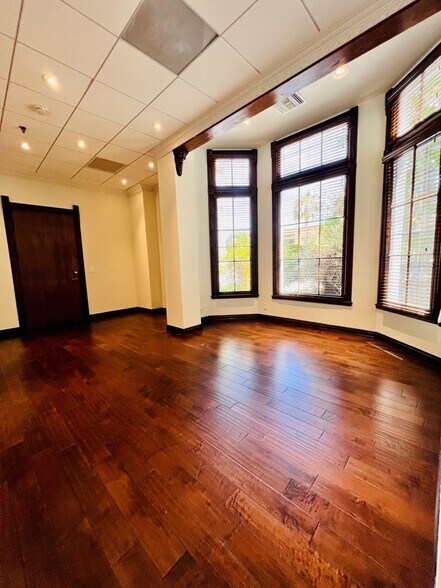 More Photos Of 13323 W Washington Blvd, Culver City Office Residential For Lease