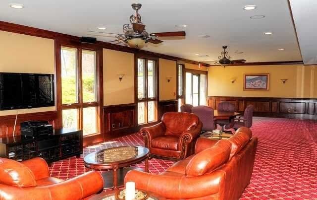 More Photos Of 10 Boice Rd, Hyde Park Medical For Sale