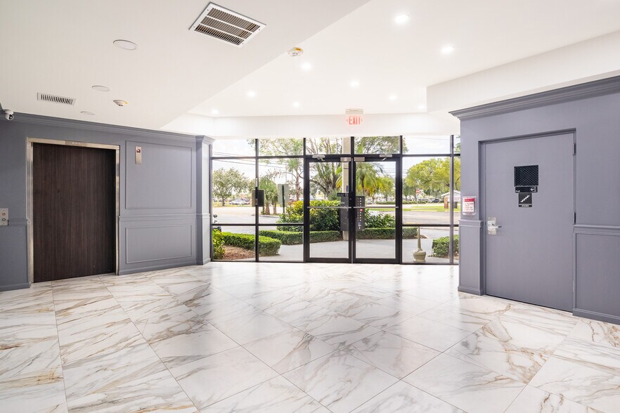 More Photos Of 7501 W Oakland Park Blvd, Lauderhill Loft Creative Space For Lease