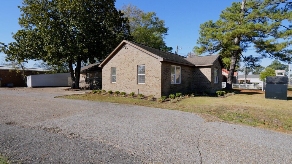 Primary Photo Of 515 Hargrove Rd E, Tuscaloosa Office Residential For Lease