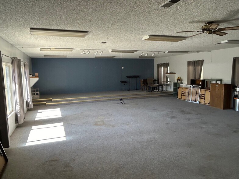 More Photos Of 0 Magnolia Ave, Tonopah Office For Sale