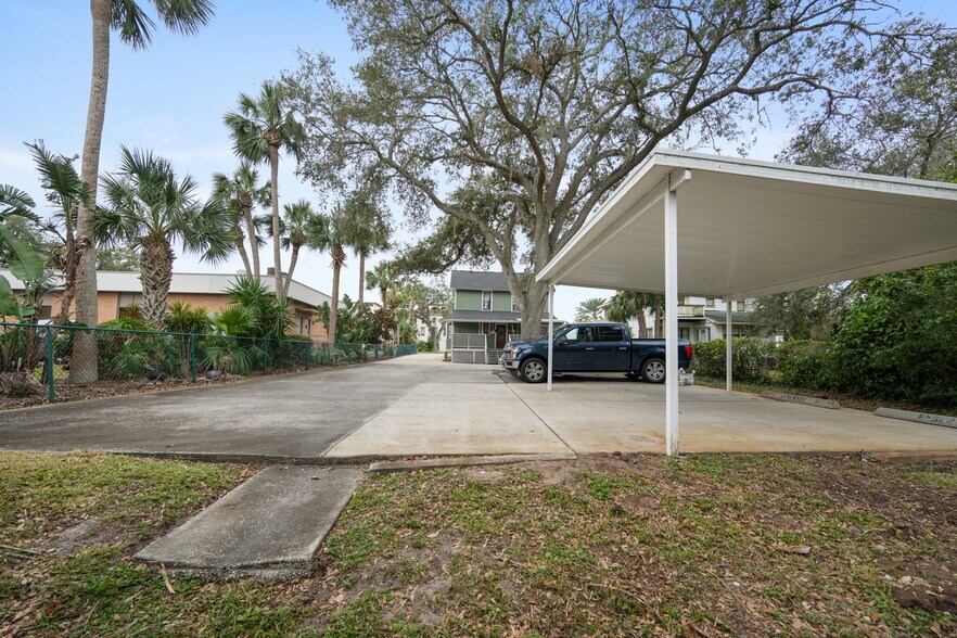 More Photos Of 339 S Ridgewood Ave, Daytona Beach Office Residential For Sale