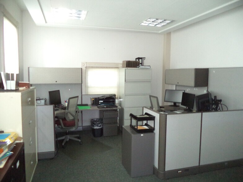 More Photos Of 1855 Elm St, Manchester Office For Lease