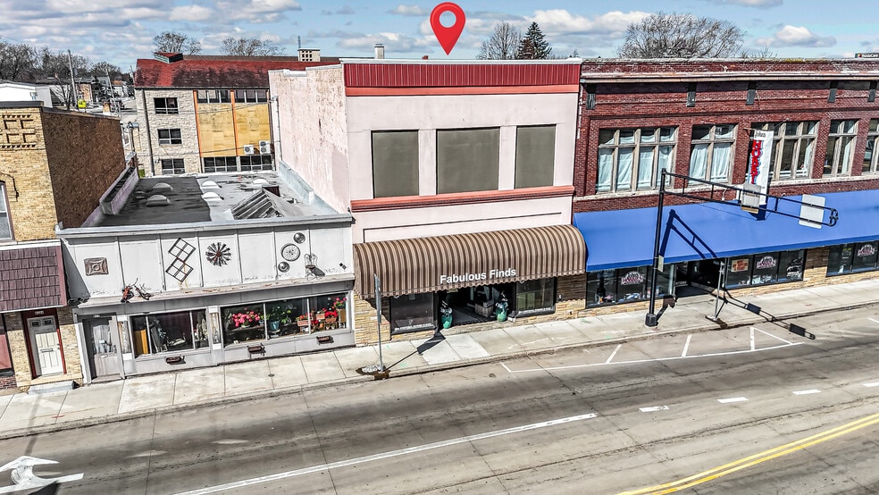 More Photos Of 811 Oregon St, Oshkosh Restaurant For Sale