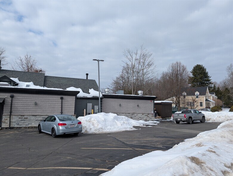 More Photos Of 1062 Main St, Holden Restaurant For Sale