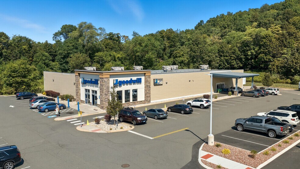 More Photos Of 297-305 New Britain Avenue, Plainville General Retail For Lease