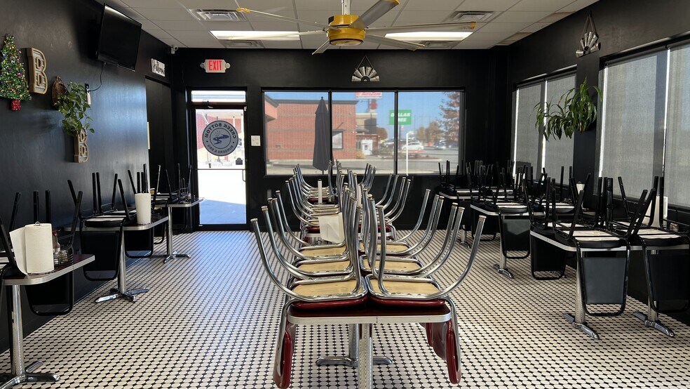 More Photos Of 1107 NW 32nd St, Newcastle Restaurant For Sale