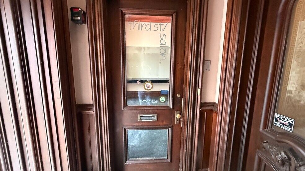 More Photos Of 32 N 3rd St, Easton General Retail For Lease