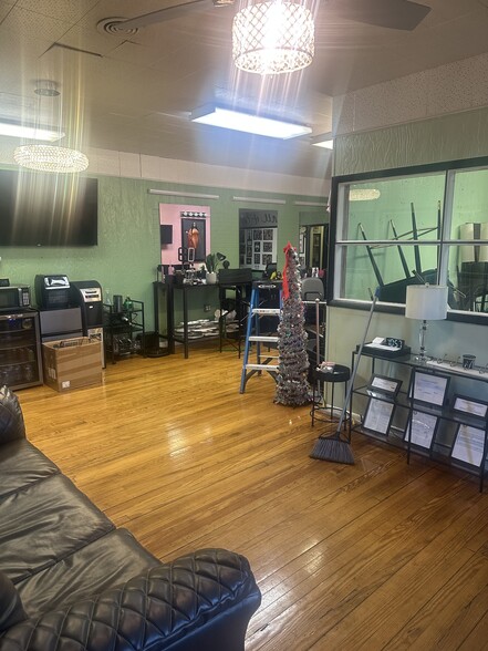 More Photos Of 627-655 N Cassady Ave, Columbus Light Distribution For Lease