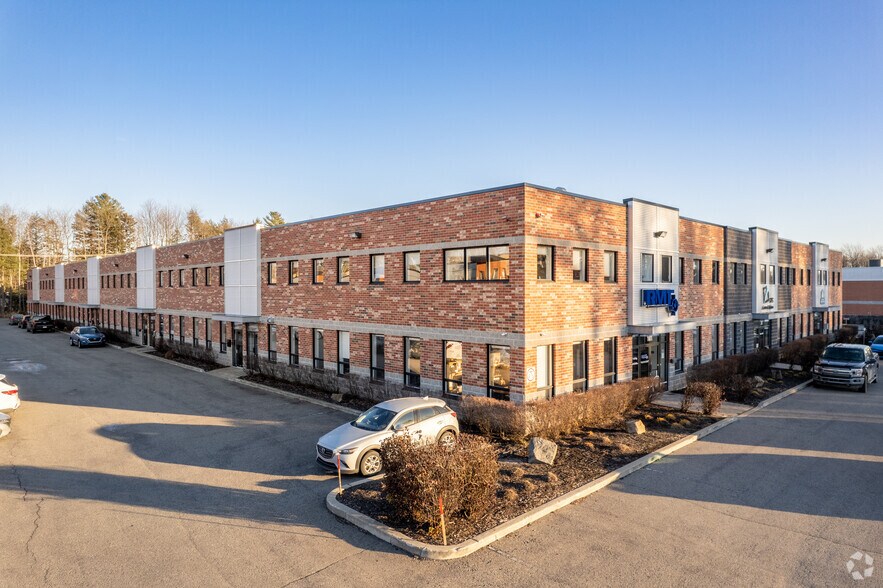Primary Photo Of 30 Rue Émilien-Marcoux, Blainville Warehouse For Sale