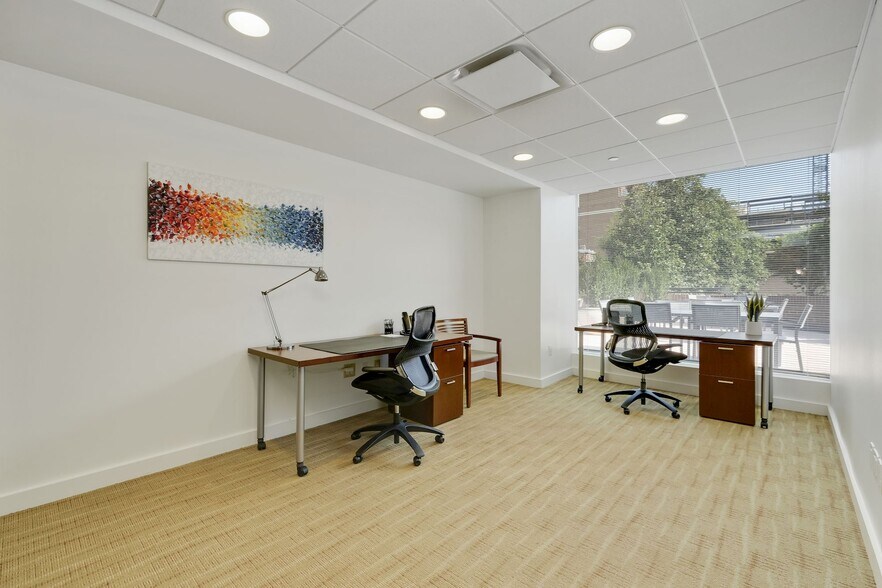 More Photos Of 1050 30th St NW, Washington Office For Lease
