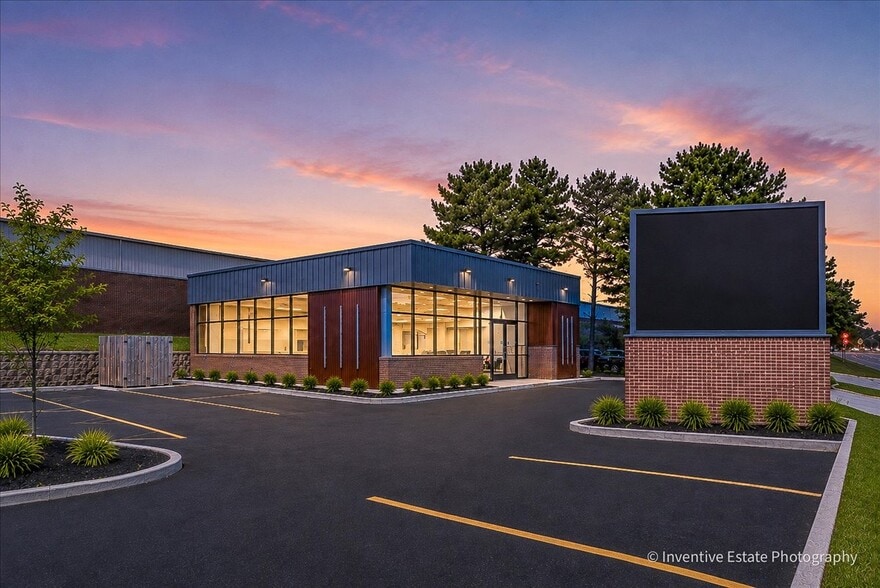 More Photos Of 780 W Golf Rd, Schaumburg Freestanding For Lease