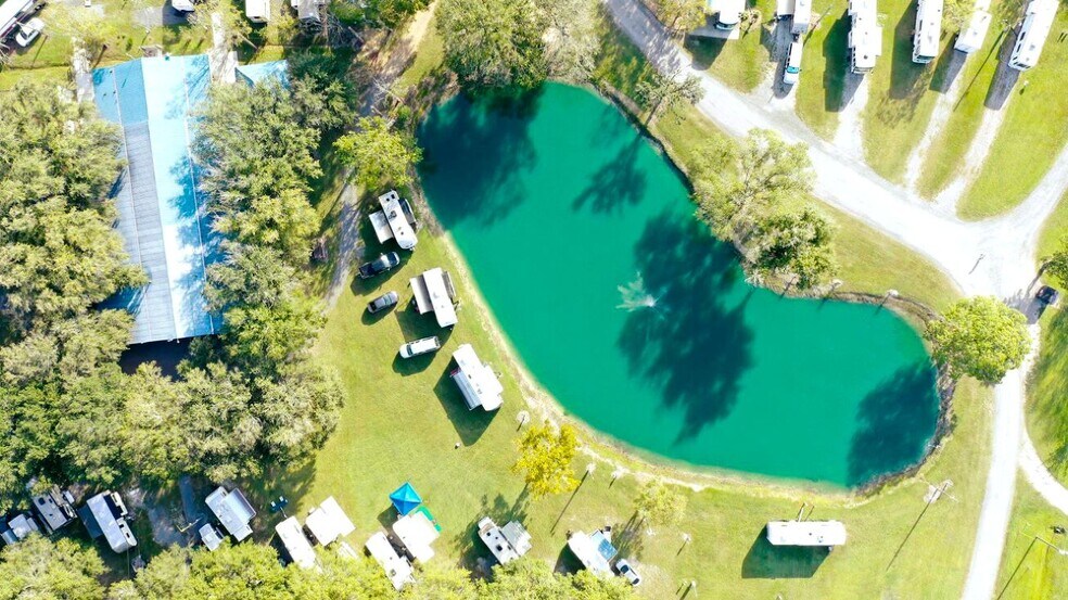 More Photos Of 17500 NE US Highway 301, Waldo Trailer Camper Park For Sale