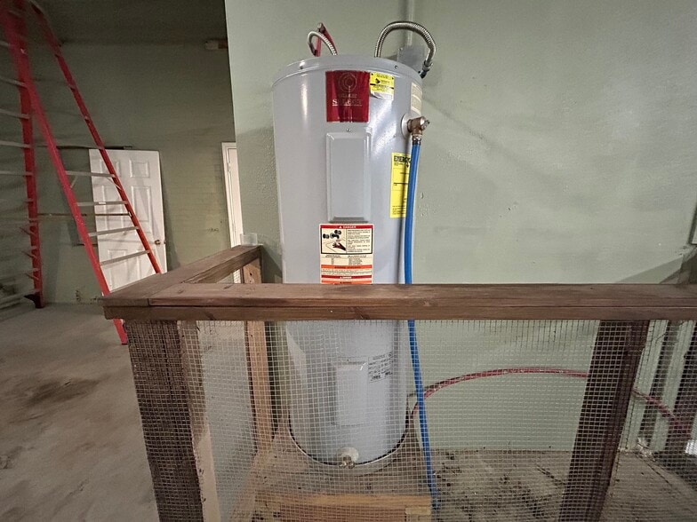 More Photos Of 121 S Glenwood Blvd, Tyler Storefront For Sale