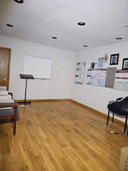 More Photos Of 6187 NW 167th St, Miami Lakes Office For Sale