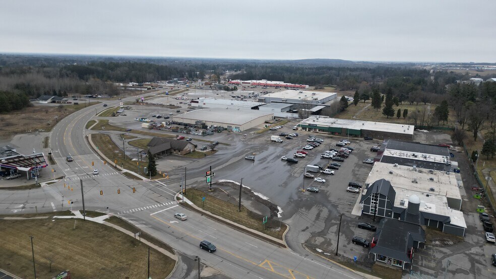 More Photos Of 520-522 E Houghton Ave, West Branch General Retail For Lease