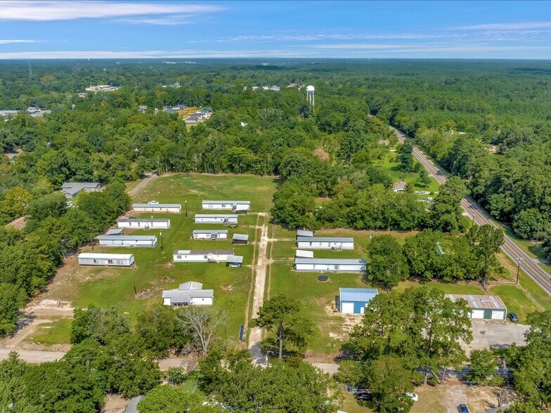 Primary Photo Of 624 E Pine St, Huntington Manufactured Housing Mobile Home Park For Sale