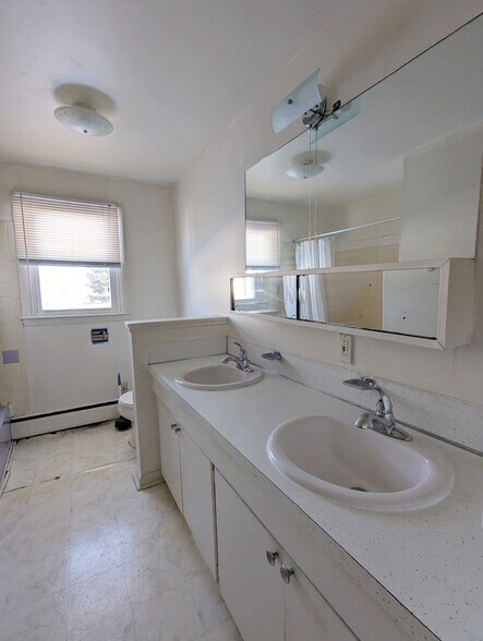 More Photos Of 8372 N Saginaw Rd, Mount Morris Restaurant For Sale