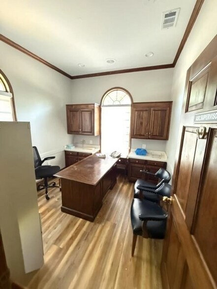 More Photos Of 2718 N Oak St, Valdosta Medical For Sale