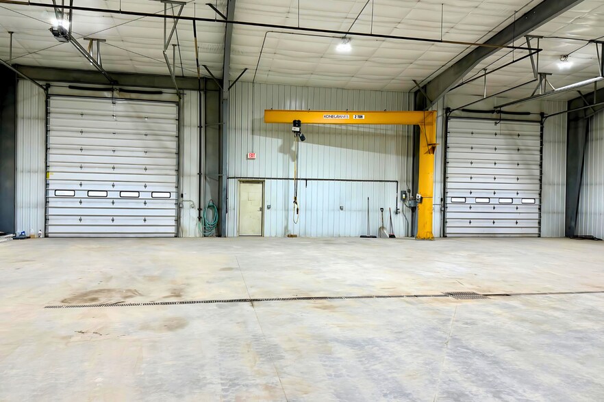 More Photos Of 601 Gilbertson St SE, Tioga Warehouse For Lease