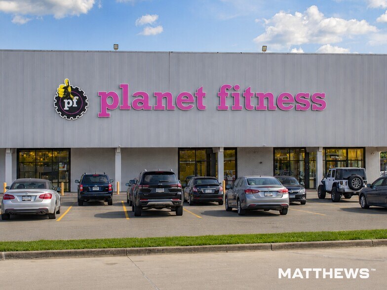 More Photos Of 2801 S Olive St, Pine Bluff General Retail For Sale