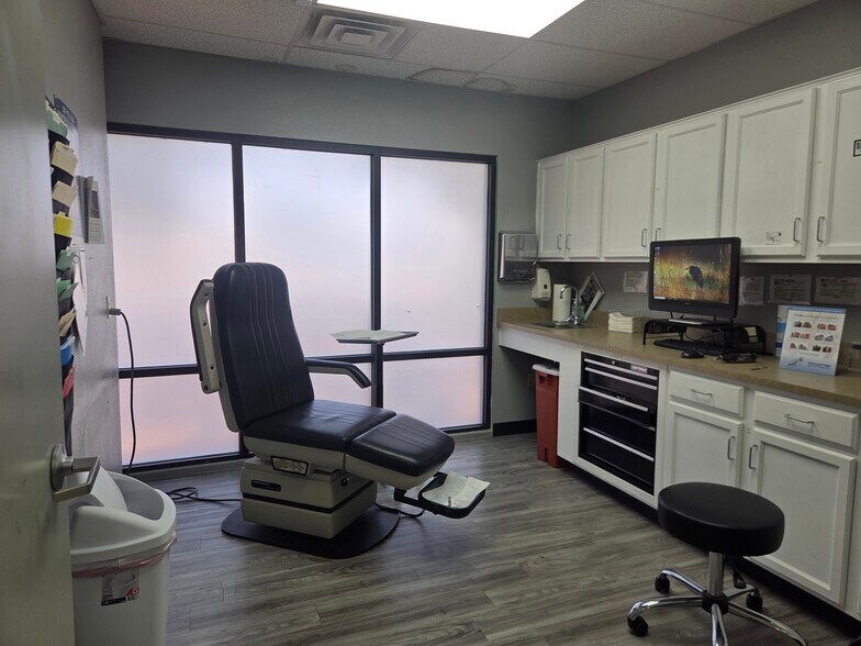 More Photos Of 3600 Rodeo Ln, Santa Fe Medical For Sale