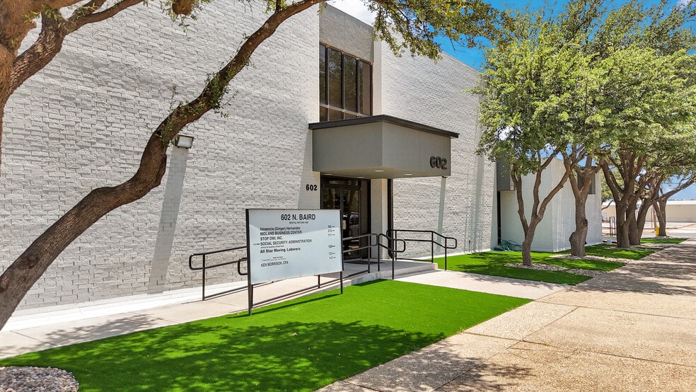 More Photos Of 602 N Baird St, Midland Office For Lease