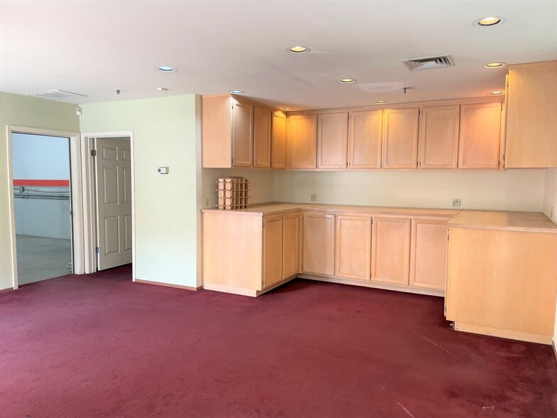 More Photos Of 1760 Industrial Way, Napa Warehouse For Lease