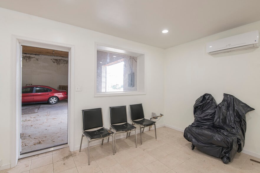 More Photos Of 4233-37 Park, Philadelphia Light Distribution For Sale