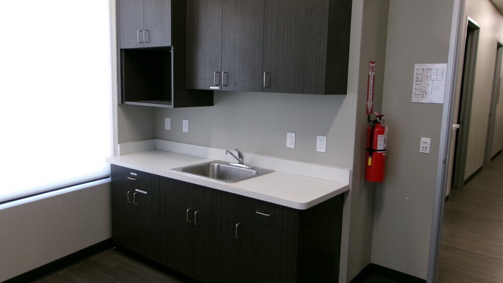 More Photos Of 6314 W Union Hills Dr, Glendale Medical For Lease
